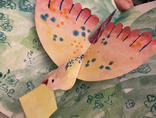 Carte pop-up créée lors d'un cours pour enfants à Aureville, par l'Atelier Pieko d'Audrey Bourdin à Toulouse