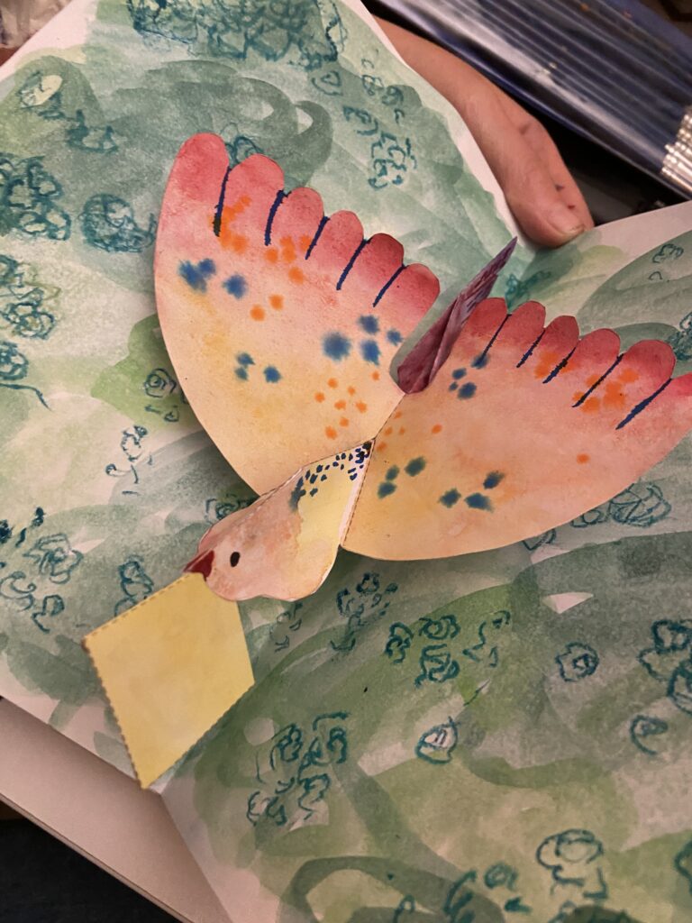 Carte pop-up créée lors d'un cours pour enfants à Aureville, par l'Atelier Pieko d'Audrey Bourdin à Toulouse